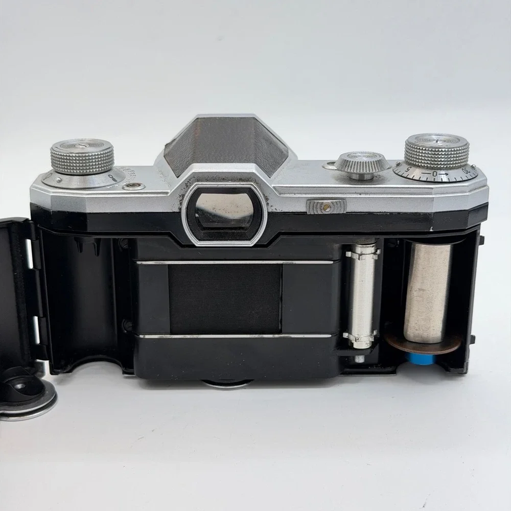 Zeiss Ikon Contax D 35mm SLR Film Camera Body M42 Mount Vintage Germany 34000